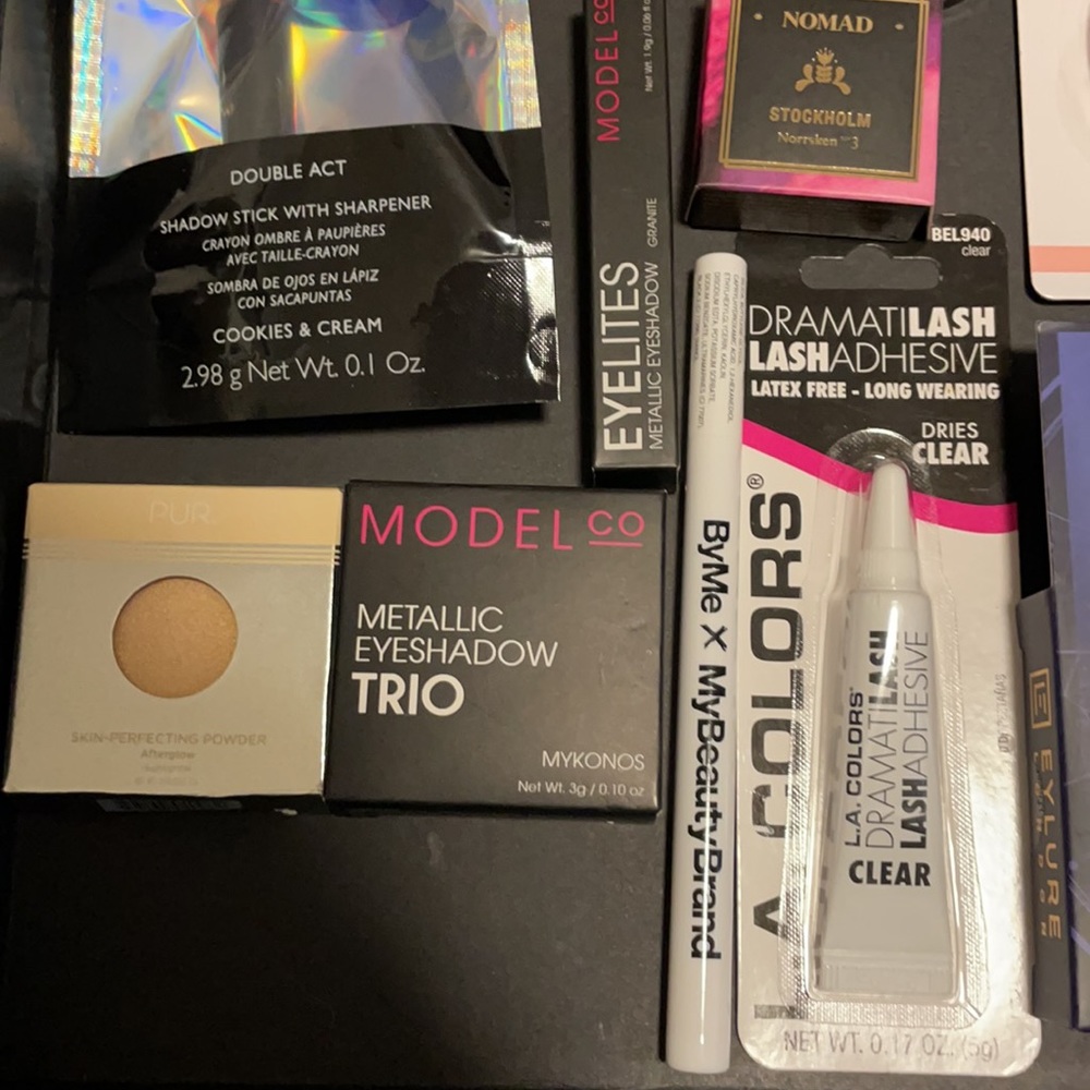 Makeup Bundle - Picture 3 of 6
